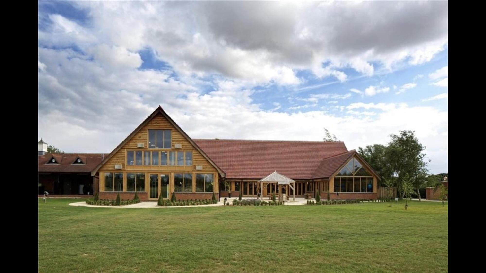 Bumblebee Lodge Tydd St. Giles Bagian luar foto